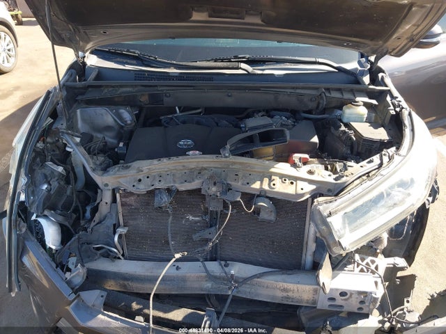 Toyota Highlander Limited Platinum 2018 5TDDZRFH9JS854895 Image 10