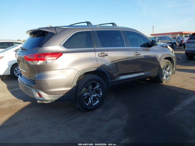 Toyota Highlander Limited Platinum 2018 5TDDZRFH9JS854895 Image 4