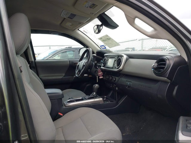 2019 Toyota Tacoma Sr5 V6 მანქანა იყიდება აუქციონზე, vin: 5TFAZ5CN4KX074742, აუქციონის ნომერი: 44831495