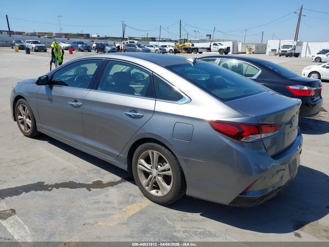 2018 HYUNDAI SONATA 5NPE34AF3JH621499 Photo 2