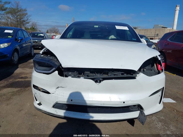 2023 Tesla Model X მანქანა იყიდება აუქციონზე, vin: 7SAXCBE51PF365159, აუქციონის ნომერი: 44831513