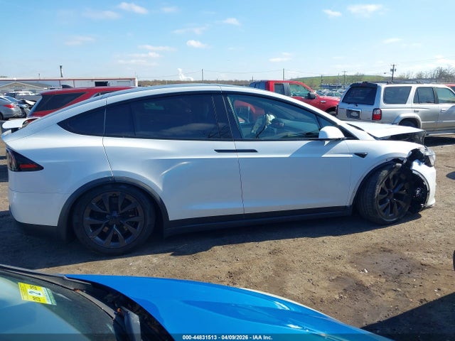 2023 Tesla Model X მანქანა იყიდება აუქციონზე, vin: 7SAXCBE51PF365159, აუქციონის ნომერი: 44831513