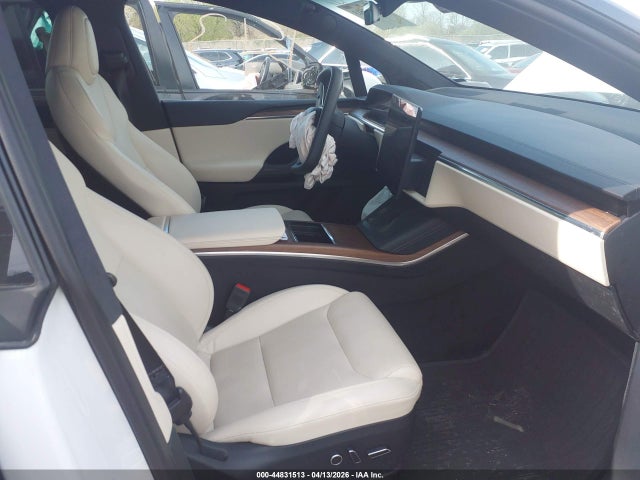 2023 Tesla Model X მანქანა იყიდება აუქციონზე, vin: 7SAXCBE51PF365159, აუქციონის ნომერი: 44831513