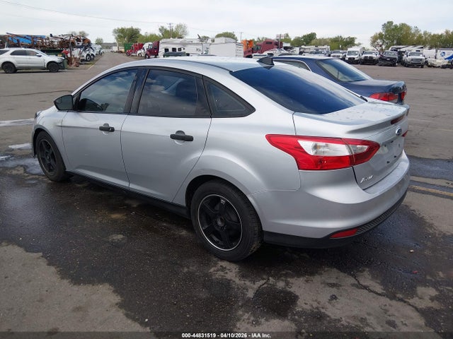 Ford FOCUS S 2014 1FADP3E21EL452592 Image 3