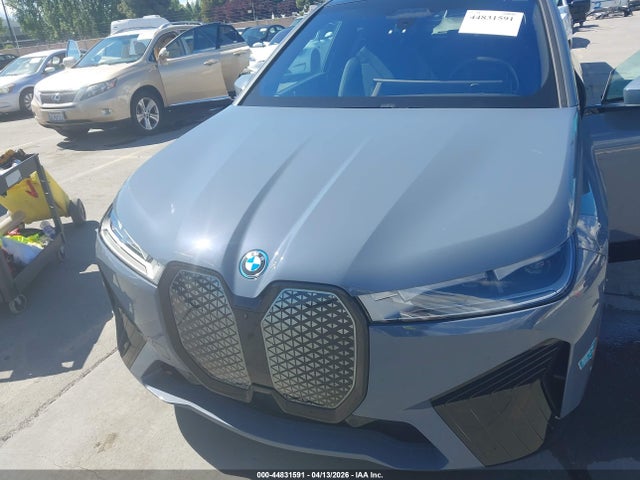 44831591 :رقم المزاد ، WB523CF02SCU85568 vin ، 2025 Bmw Ix Xdrive50 مزاد بيع