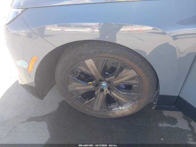 44831591 :رقم المزاد ، WB523CF02SCU85568 vin ، 2025 Bmw Ix Xdrive50 مزاد بيع