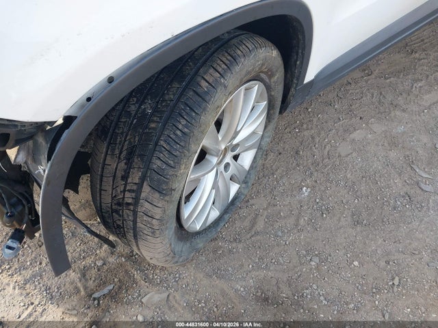 2010 Volkswagen Tiguan Se მანქანა იყიდება აუქციონზე, vin: WVGBV7AX5AW503810, აუქციონის ნომერი: 44831600