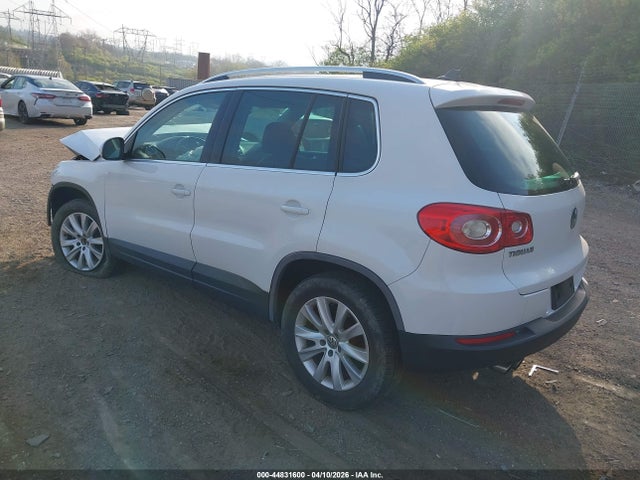 2010 Volkswagen Tiguan Se მანქანა იყიდება აუქციონზე, vin: WVGBV7AX5AW503810, აუქციონის ნომერი: 44831600