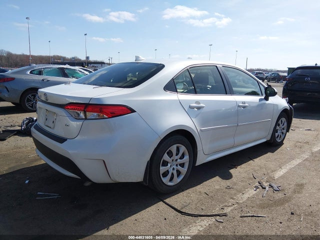 44831605 :رقم المزاد ، JTDEPMAE2NJ196446 vin ، 2022 Toyota Corolla Le مزاد بيع