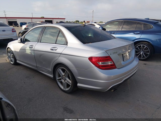 Aukcja sprzedaży 2012 Mercedes-benz C 250 Luxury/sport, vin: WDDGF4HB3CA612174, numer aukcji: 44831610