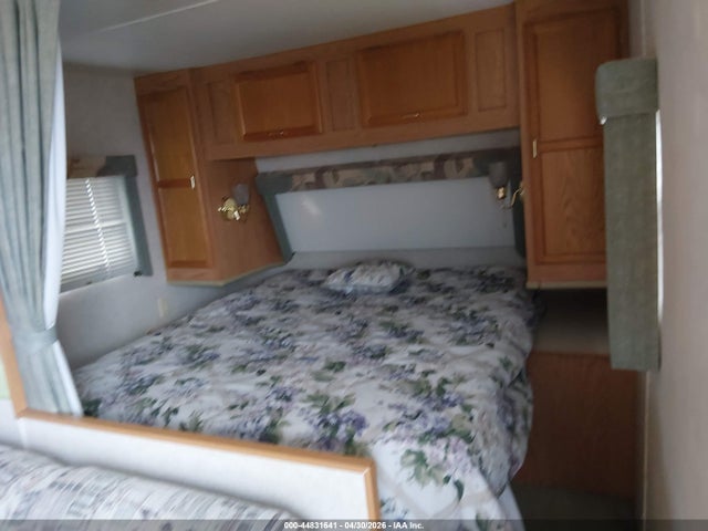 Продажа на аукционе авто 2003 Jayco Jayfl184bh, vin: 1UJBJ02N731EF0756, номер лота: 44831641