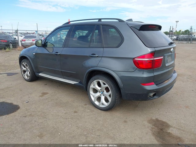 2013 BMW X5 5UXZV4C56D0E00725 Photo 2