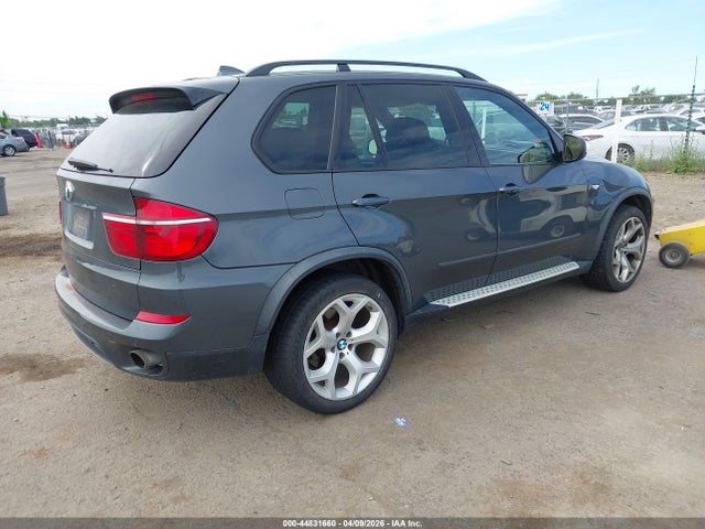 2013 BMW X5 5UXZV4C56D0E00725 Photo 3