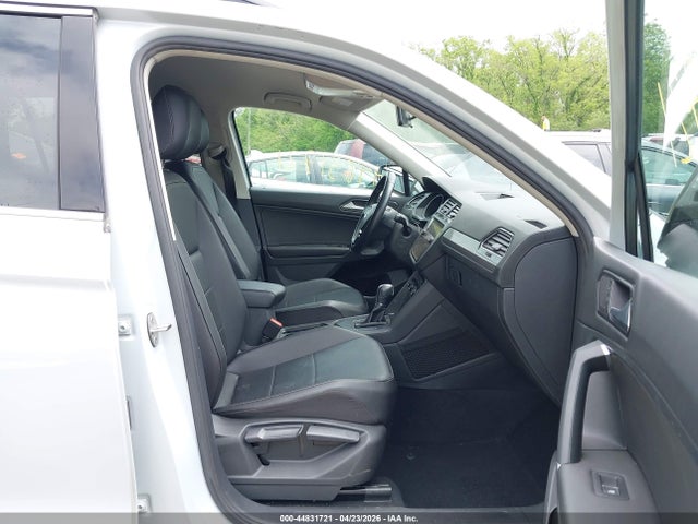 2018 Volkswagen Tiguan 2.0t Se/2.0t Sel მანქანა იყიდება აუქციონზე, vin: 3VV3B7AX5JM199235, აუქციონის ნომერი: 44831721