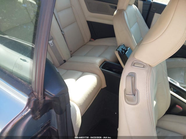 2011 Volvo C70 T5 მანქანა იყიდება აუქციონზე, vin: YV1672MC0BJ110186, აუქციონის ნომერი: 44831730