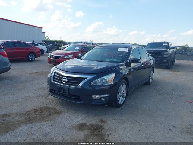 2014 Nissan Altima 2.5 Sl მანქანა იყიდება აუქციონზე, vin: 1N4AL3AP1EC137744, აუქციონის ნომერი: 44831754