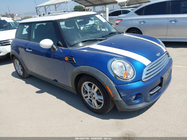 2013 MINI HARDTOP WMWSU3C57DT685735