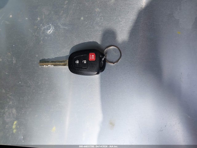 2T3RFREV9FW297028 Toyota Rav4 Xle
