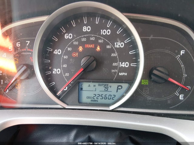 2T3RFREV9FW297028 Toyota Rav4 Xle