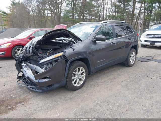 44831811 :رقم المزاد ، 1C4PJMCS5HW505878 vin ، 2017 Jeep Cherokee Latitude 4x4 مزاد بيع