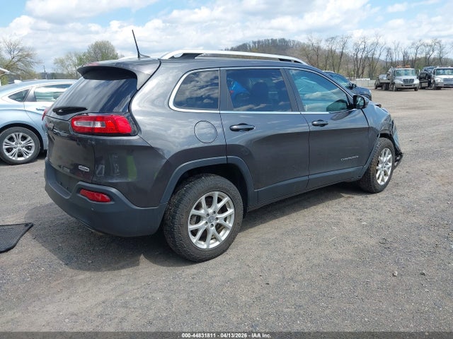 44831811 :رقم المزاد ، 1C4PJMCS5HW505878 vin ، 2017 Jeep Cherokee Latitude 4x4 مزاد بيع