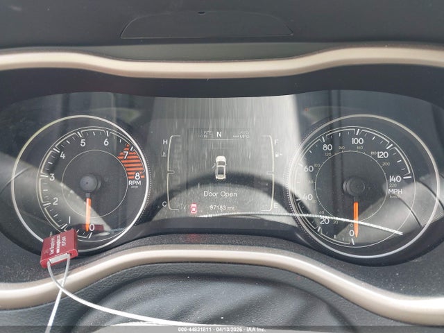 44831811 :رقم المزاد ، 1C4PJMCS5HW505878 vin ، 2017 Jeep Cherokee Latitude 4x4 مزاد بيع