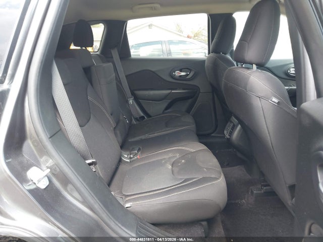 44831811 :رقم المزاد ، 1C4PJMCS5HW505878 vin ، 2017 Jeep Cherokee Latitude 4x4 مزاد بيع