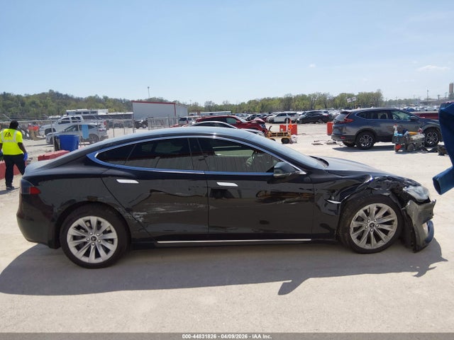 Продаж на аукціоні авто 2017 Tesla Model S 100d/60d/75d/90d/p100d, vin: 5YJSA1E22HF230495, номер лоту: 44831826