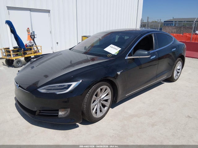 Продаж на аукціоні авто 2017 Tesla Model S 100d/60d/75d/90d/p100d, vin: 5YJSA1E22HF230495, номер лоту: 44831826