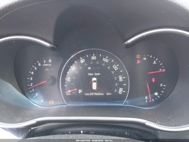44831828 :رقم المزاد ، 5XYKW4A7XFG634722 vin ، 2015 Kia Sorento Limited V6 مزاد بيع