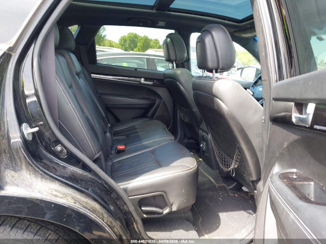 44831828 :رقم المزاد ، 5XYKW4A7XFG634722 vin ، 2015 Kia Sorento Limited V6 مزاد بيع