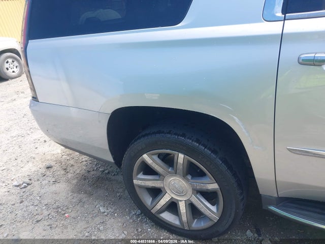 44831866 :رقم المزاد ، 1GYS4HKJ5HR137289 vin ، 2017 Cadillac Escalade Esv Luxury مزاد بيع