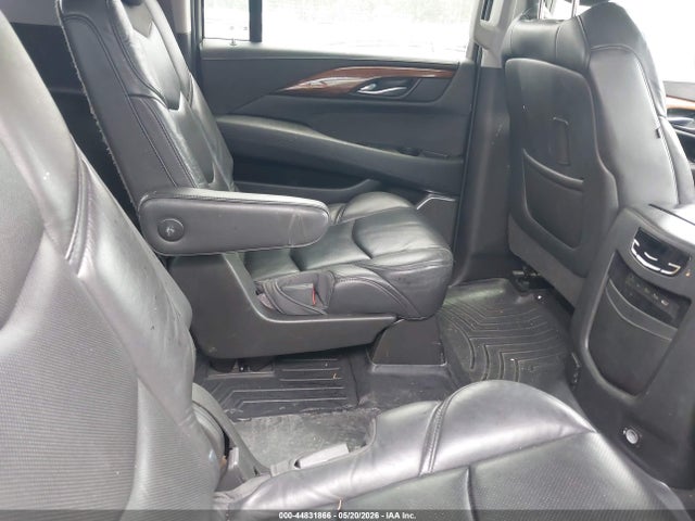 44831866 :رقم المزاد ، 1GYS4HKJ5HR137289 vin ، 2017 Cadillac Escalade Esv Luxury مزاد بيع
