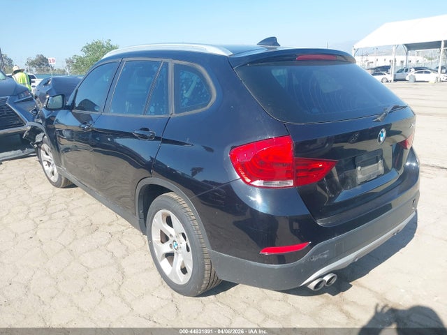 2015 Bmw X1 Sdrive28i მანქანა იყიდება აუქციონზე, vin: WBAVM1C54FV316033, აუქციონის ნომერი: 44831891