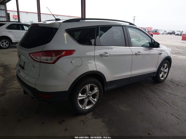 44831893 :رقم المزاد ، 1FMCU9GXXGUA10588 vin ، 2016 Ford Escape Se مزاد بيع