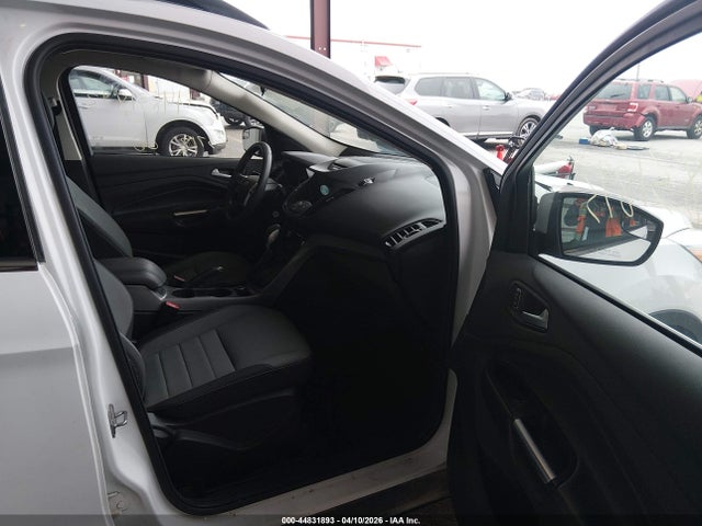 44831893 :رقم المزاد ، 1FMCU9GXXGUA10588 vin ، 2016 Ford Escape Se مزاد بيع