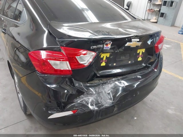 Chevrolet Cruze Ls Auto 2017 1G1BC5SMXH7177809 Image 6