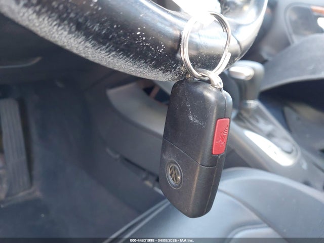 44831998 :رقم المزاد ، WVWFA7AH2AV016225 vin ، 2010 Volkswagen Eos Lux مزاد بيع