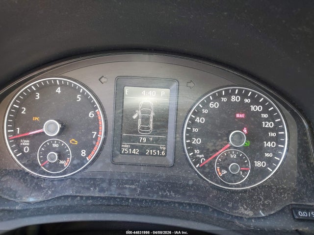 44831998 :رقم المزاد ، WVWFA7AH2AV016225 vin ، 2010 Volkswagen Eos Lux مزاد بيع