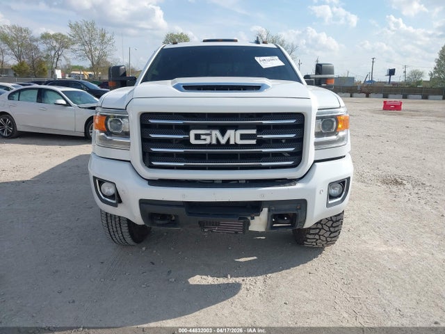 44832003 :رقم المزاد ، 1GT12TEY8JF131934 vin ، 2018 Gmc Sierra 2500hd Slt مزاد بيع