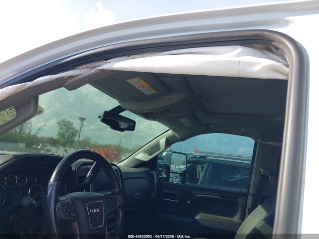 44832003 :رقم المزاد ، 1GT12TEY8JF131934 vin ، 2018 Gmc Sierra 2500hd Slt مزاد بيع