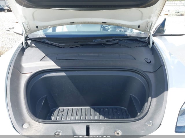 44832013 :رقم المزاد ، 5YJYGAEE1MF263582 vin ، 2021 Tesla Model Y Long Range Dual Motor All-wheel Drive مزاد بيع