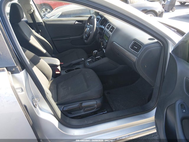 3VWLA7AJXFM222929 Volkswagen Jetta 2.0l Tdi S