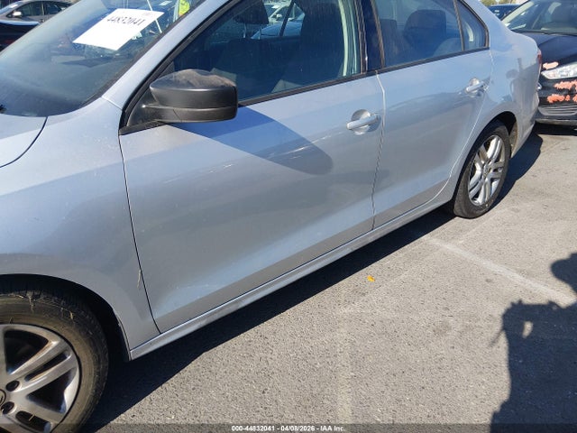 3VWLA7AJXFM222929 Volkswagen Jetta 2.0l Tdi S