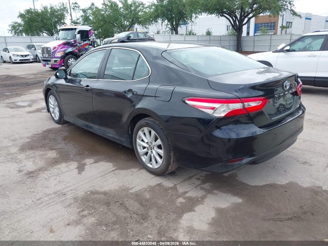 Aukcja sprzedaży 2018 Toyota Camry Le, vin: 4T1B11HK2JU091585, numer aukcji: 44832048