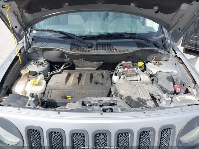 2016 Jeep Patriot Latitude მანქანა იყიდება აუქციონზე, vin: 1C4NJRFB4GD613824, აუქციონის ნომერი: 44832078