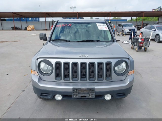 2016 Jeep Patriot Latitude მანქანა იყიდება აუქციონზე, vin: 1C4NJRFB4GD613824, აუქციონის ნომერი: 44832078