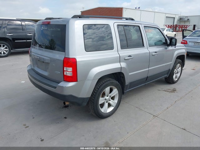 2016 Jeep Patriot Latitude მანქანა იყიდება აუქციონზე, vin: 1C4NJRFB4GD613824, აუქციონის ნომერი: 44832078