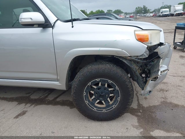 2013 Toyota 4runner Sr5 მანქანა იყიდება აუქციონზე, vin: JTEZU5JR6D5051271, აუქციონის ნომერი: 44832090