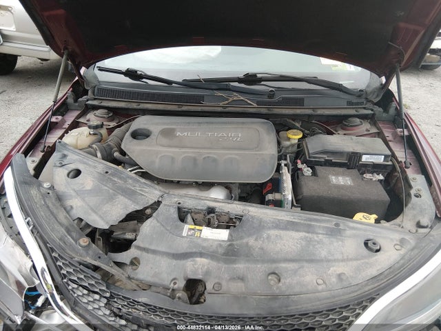 44832114 :رقم المزاد ، 1C3CCCAB0FN521211 vin ، 2015 Chrysler 200 Limited مزاد بيع